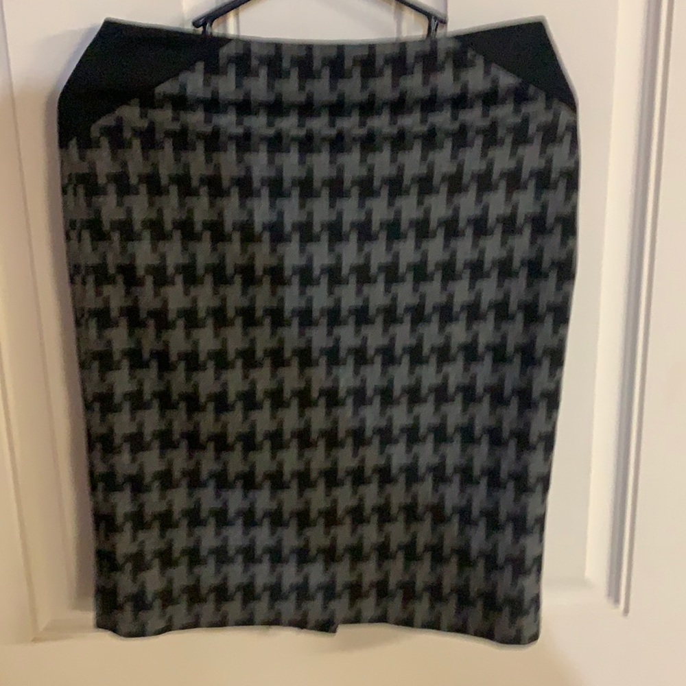 The limited skirt size 0